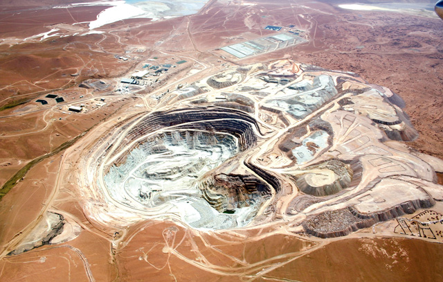Ökologisch nachhaltige Produktion auch im Bergbau: Die Kupfermine Collahuasi in Chile überprüft ihren sogenannten Kohlendioxid-Fußabdruck.