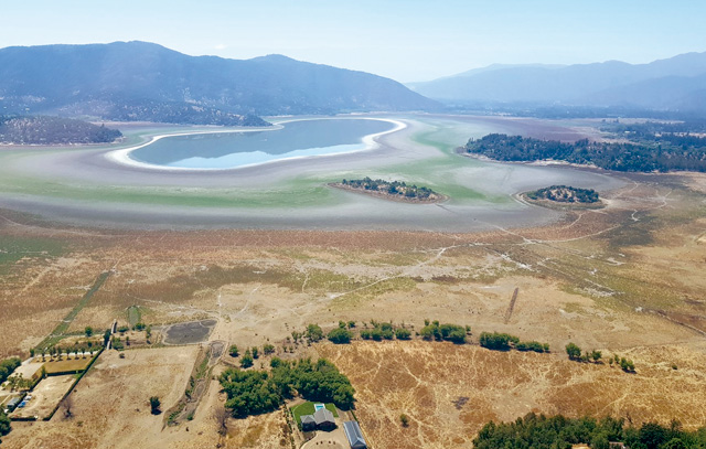 Laguna de Aculeo: Klimawandel und eine Übernutzung der Wasserressourcen führten am 9. Mai 2018 zur kompletten Austrocknung.