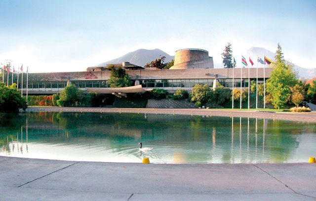 Neue Funktionalität in der chilenischen Architektur: Das Gebäude der CEPAL (Wirtschaftskommission der Vereinten Nationen für Lateinamerika) von Emilio Duhart wurde 1966 in Vitacura eingeweiht. 