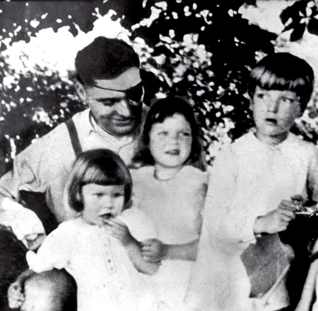 Geschichte 50 Jahre Stauffenberg