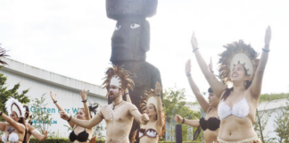 Nach 25 Jahren erhält Moai in Berlin seinen Platz